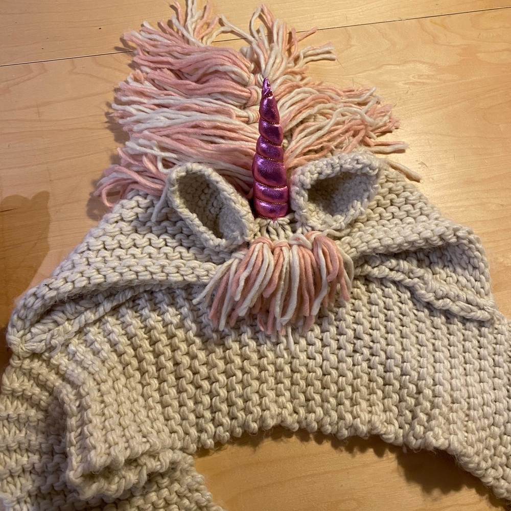 Unicorn knitted hat scarf